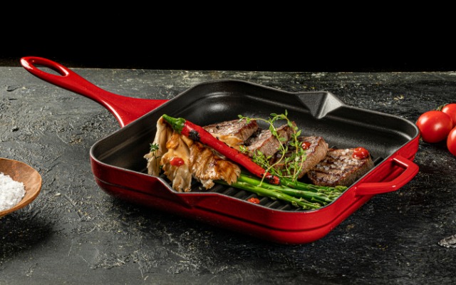 emajlyran-chugunen-gryl-tygan-hosse-kvadraten-1